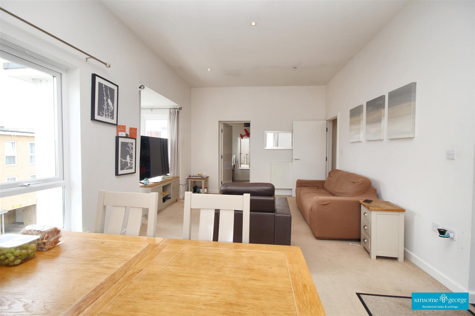 2 bed property in Havergate Way, Reading